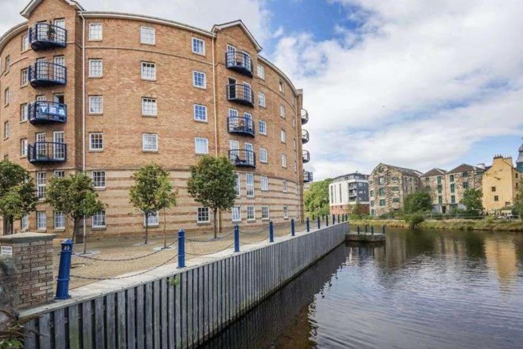 My Waterfront Apartment, Views Over Water Of Leith Edinburgh Bagian luar foto